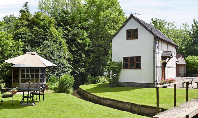 Orleton Cottage | 1 bedroom accommodation in Orleton, near Ludlow