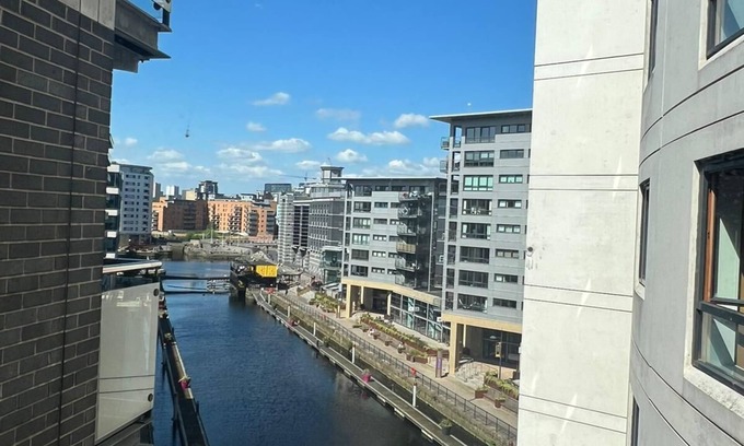 Leeds Apartment | 1 bedroom apartment with amazing Leeds dock view.