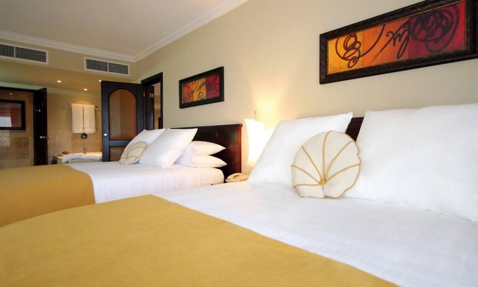 Los Maestros Resort | 1 Bedroom at Lifestyle Resort