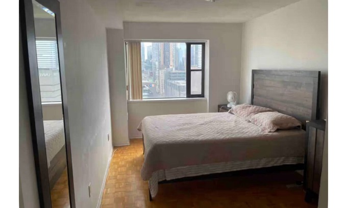 Church and Wellesley Apartment | 1 Bedroom Close to TMU and Eaton Center