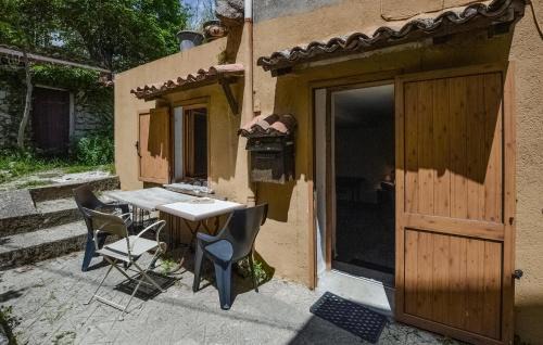 Lozzi Apartment | 1 Bedroom Cozy Apartment In Lozzi