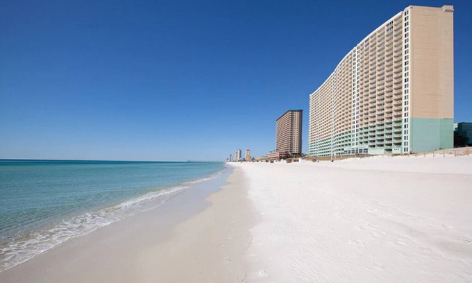 Panama City Beach Resort | 1 Bedroom Deluxe, on Panama City Beach, Sleeps 4, Full Kitchen!