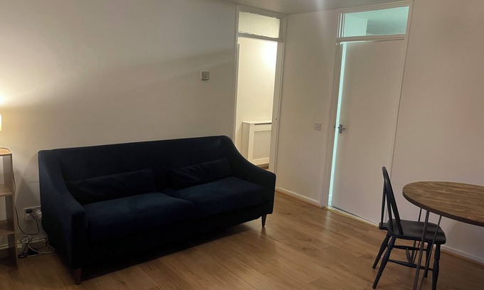 Riverside Apartment | 1 Bedroom Flat in Bermondsey – Near River, Park & One Stop to London Bridge