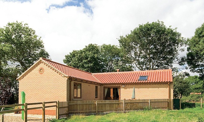 Driffield Cottage | 1 bedroom accommodation in Beeford near Skipsea