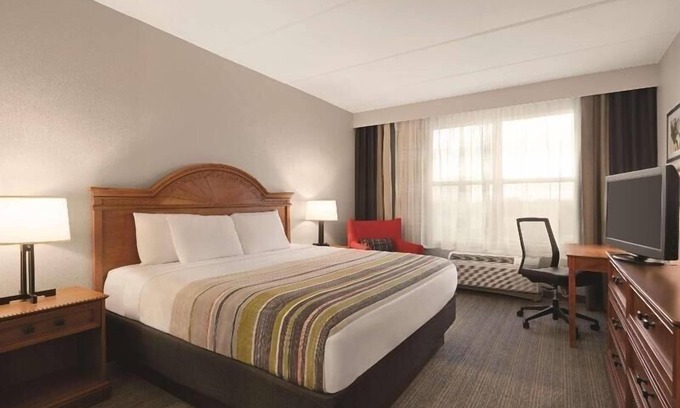 Airport North Apartment | 1 Bedroom King Suite Near Airport Lakes Park ORL