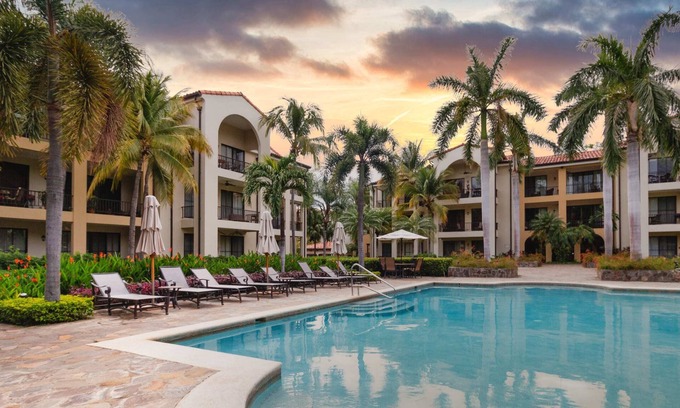Coco Condo | 1-Bedroom Near Pool S