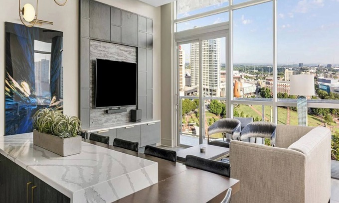 Downtown Atlanta Condo | 1 Bedroom Presidential Condo overlooking Centennial Park, Margaritaville Atlanta