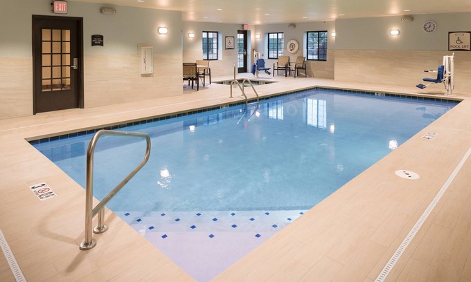 West Omaha Condo | 1 Bedroom Suite | King Suite. Free Breakfast