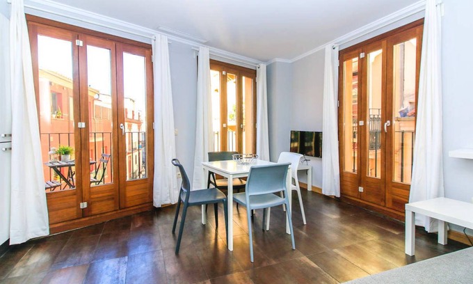 Barrio del Carmen Apartment | 1 Bedroom with balcony. El Carmen. Valencia.TRA1