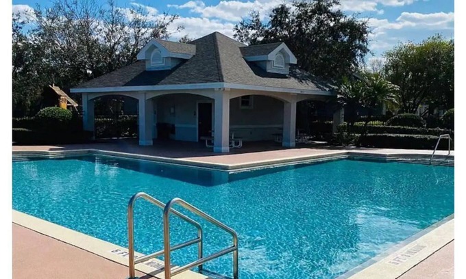 Orlando Apartment | 1 bedroom with pool! in Avalon Park Orlando