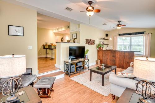 Crescent City House | 1 Block to Crescent Lake Charming Home with Porch!