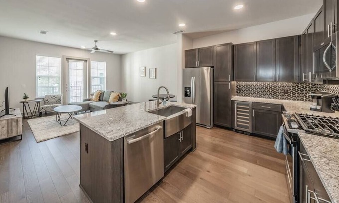 Preston Hollow Apartment | 1 BR 1.5 BA Luxury Apartment Hosted by TCHS