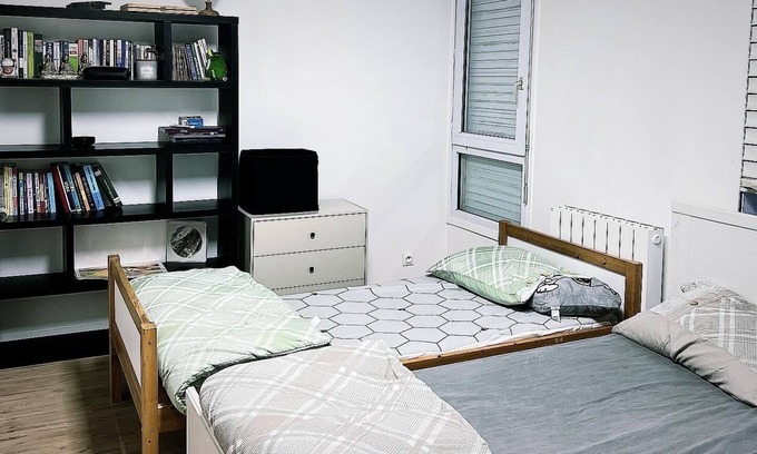 Noisy-le-Grand Apartment | 1 Familly Bedroom in Noisy-le-Grand 20' to Paris & Disneyland. Pet Friendly!