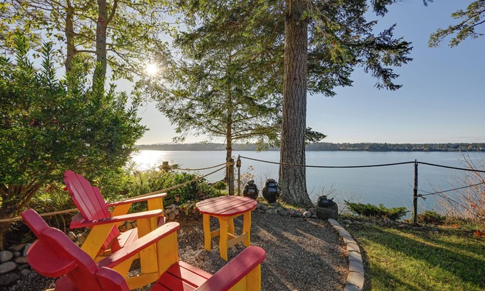 Boston Harbor Apartment | 1 Mi to Burfoot Park: Olympia Apt w/Scenic Views
