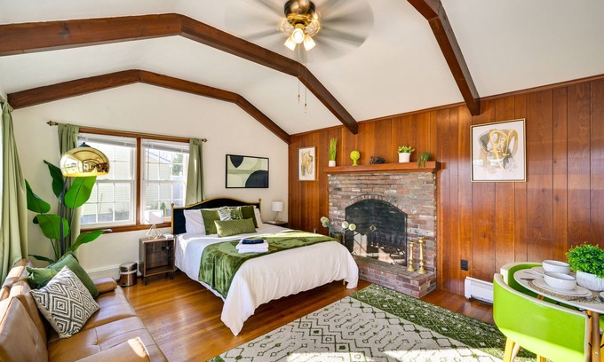 Salem Apartment | 1 Mi to Downtown Salem: Studio w/Fire Pit Access