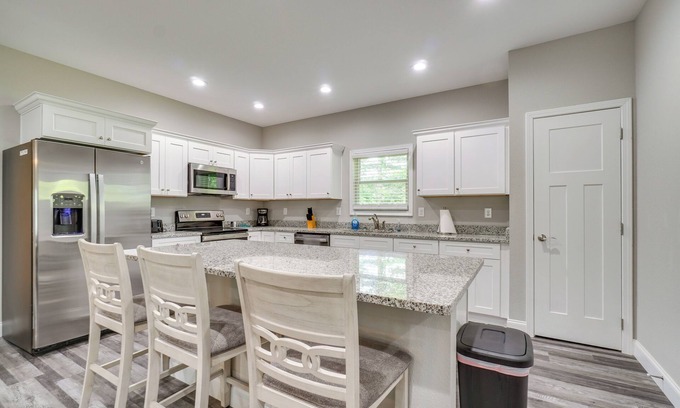 Crossville House | 1 Mi to Dtwn Crossville: Spacious Home w/Patio!