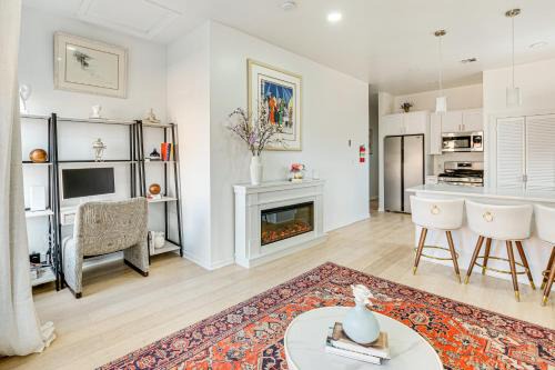 Newark Apartment | 1 Mi to Prudential Center Remote Work-Ready Apt