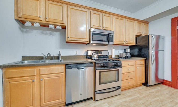 Seward Place Apartment | < 1 Mi to Rivers Casino: Downtown Schenectady Apt