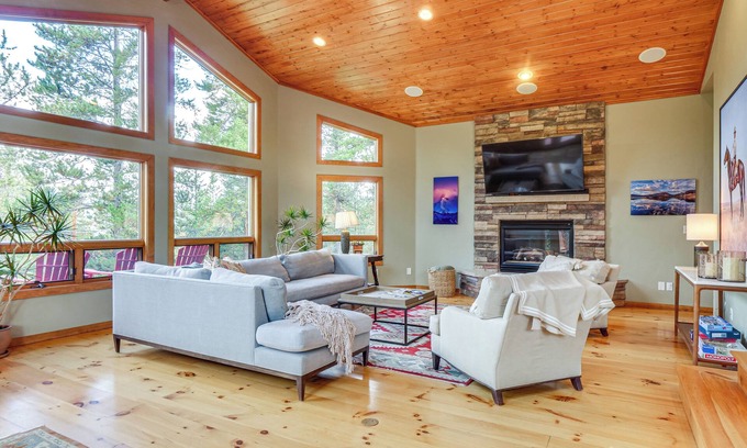 Breckenridge Heights House | 1 Mi to Ski: Breckenridge Home w/View & Hot Tub