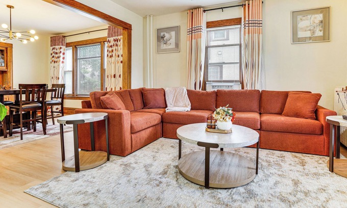 Minneapolis House | 1 Mi to University: Spacious Home in Minneapolis!
