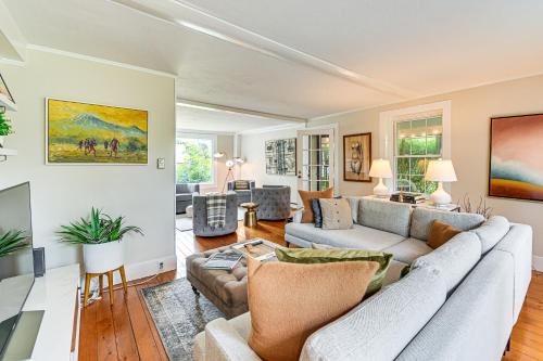 Richmond House | 1 Mi to Vineyard Serene Berkshires Country Escape