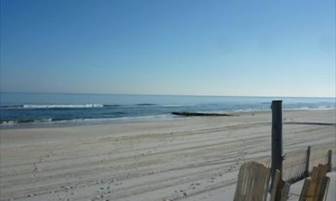 Beach Haven Gardens House | 1 OFF THE OCEAN IN BEACH HAVEN GARDENS