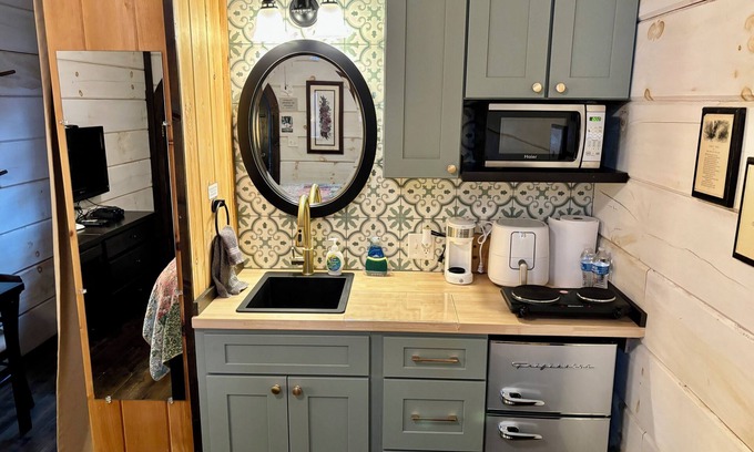 Sevierville House | #1 Olga - *New Kitchen* Tiny Home Cottage
