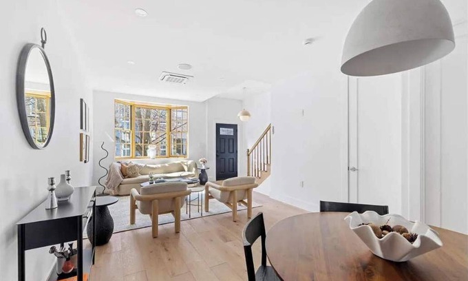 Greenpoint House | 10-1 Stylish Townhouse Oasis in Greenpoint