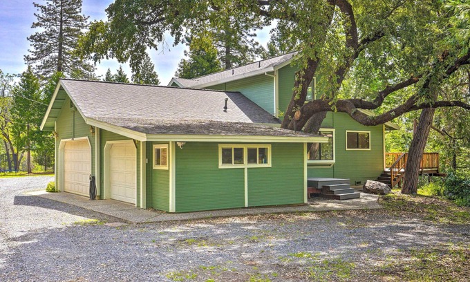 Apple Hill House | 10 Acres w/Stunning Views: Apple Hill Home!