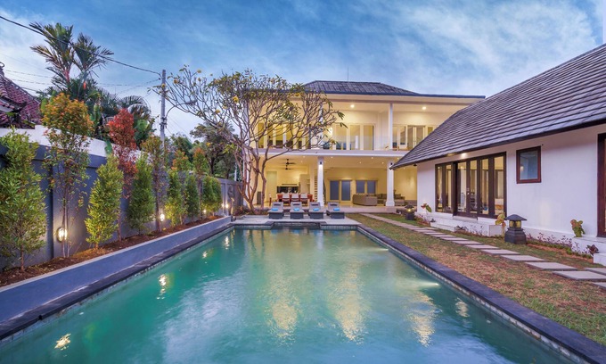 Drupadi Villa | 10 Bdr-Last Minute Deal 50%+OFF! Seminyak
