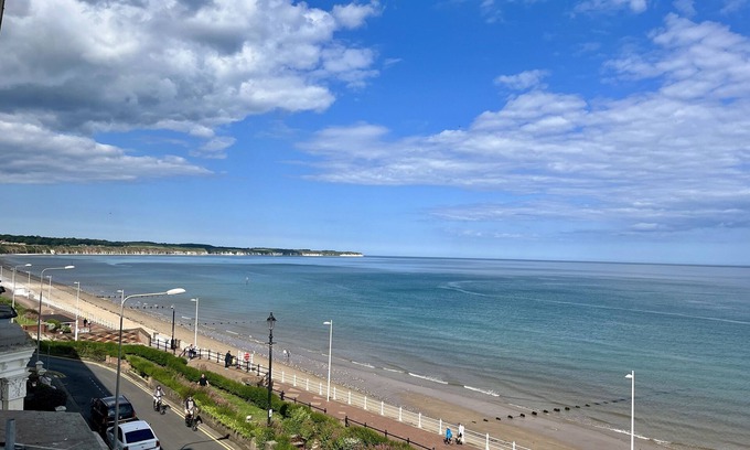 Bridlington Old Town Cottage | 10 BEACH VIEW @ BEACONSFIELD HOUSE in Bridlington