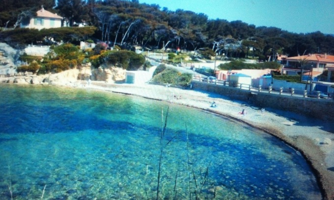 Sanary-sur-Mer Villa | 10 M from the sea in front of the beach of Beaucours.Very quiet
