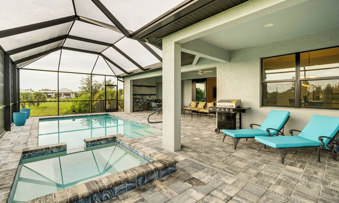 South Gulf Cove House | 10 Mi to Beaches: Modern Retreat in Port Charlotte