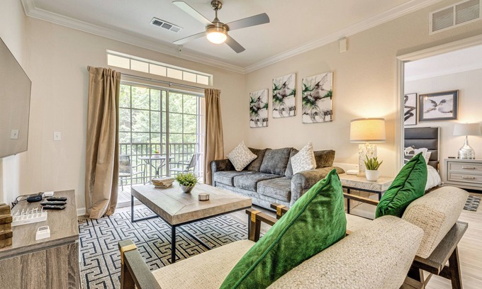 Four Corners Condo | 10 Mi to Disney World: Modern Condo w/Resort Pool