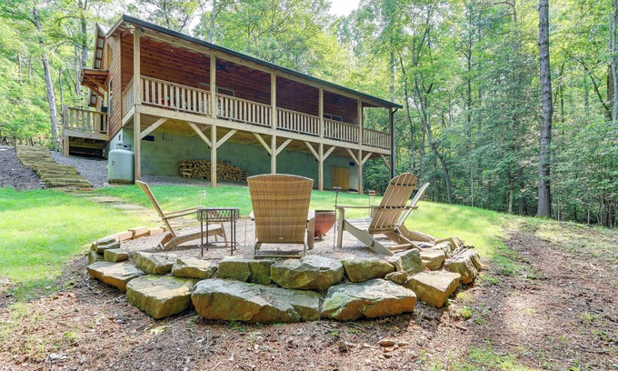Murphy Cabin | 10 Mi to Main St Murphy: Cabin w/Covered Deck!