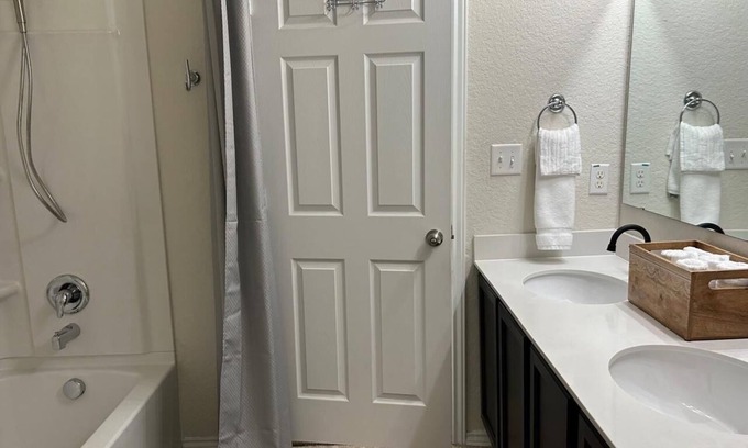 Wetmore House | 10 min drive TPC San Antonio Dream Getaway House in Cibolo Canyons