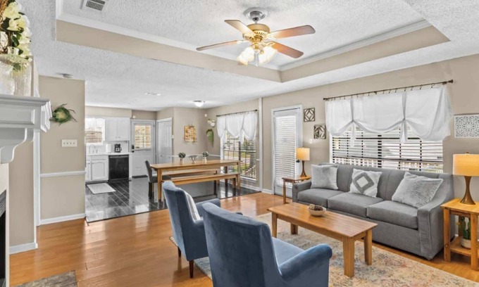 South Baton Rouge House | 10 Mins to Tiger Stadium! South Burbank Bungalow