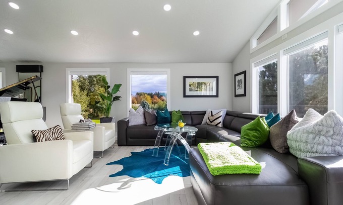 College Place House | 10 minutes from dozens of wineries!