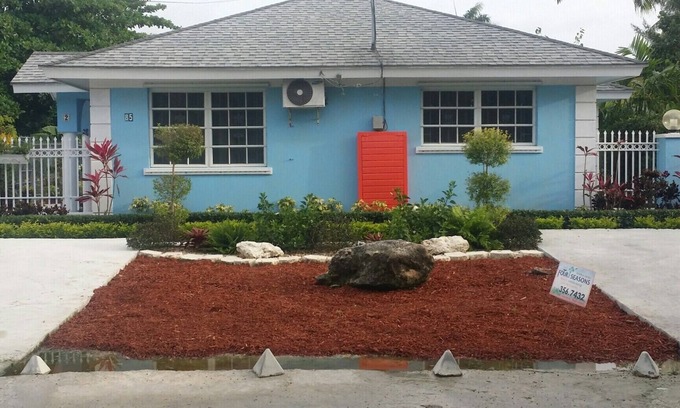 Nassau Apartment | 10 MINUTES WALK TO THE BEACH