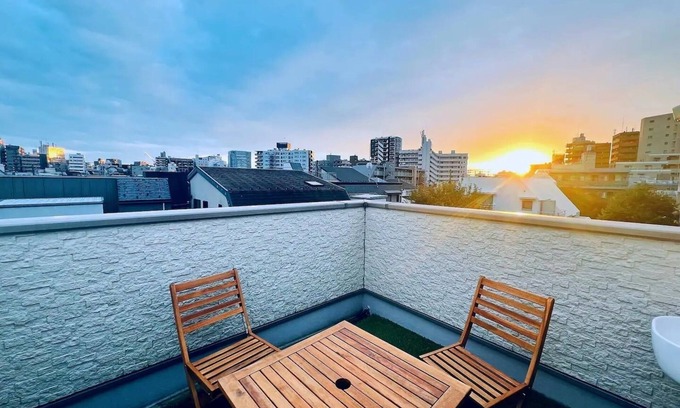 Nakano House | 100 m2 - 4 bedrooms private house. Direct train to Shinjuku, Ginza