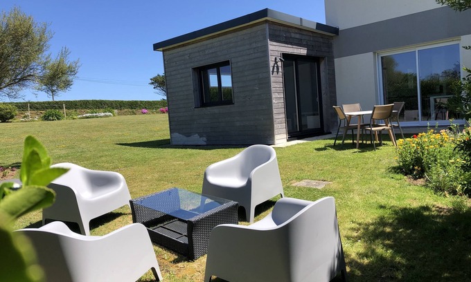 Plouguerneau House | 100 metres from the beach, recent house, GR 34