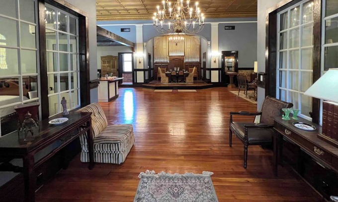Bainbridge House | 100-Year-Old HISTORIC DOWNTOWN Building Spacious, Elegant, Comfy, Pet Friendly