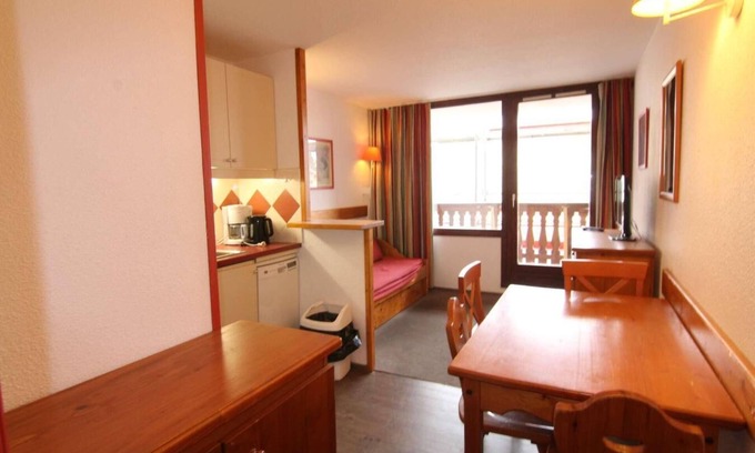 Bergers Apartment | 100m from ski slopes, 2nd floor, balcony, tv, ski locker, 24m², Alpe d'Huez