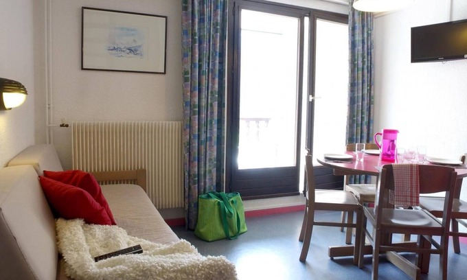 Ceillac Apartment | 100m from ski slopes, balcony, parking, tv, ski locker, 23m², Ceillac en Queyras