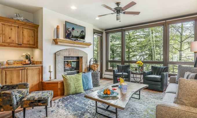 Highlands Townhomes Condo | 104 Highlands Westview, Ski-In/Ski-Out, Pool, Hot Tub, Mountain Modern