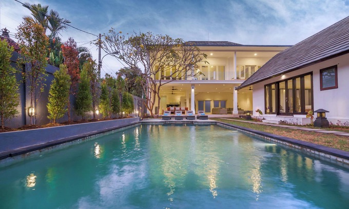 Seminyak Villa | 10Bdr-Last Minute Deal 50%+OFF! Seminyak