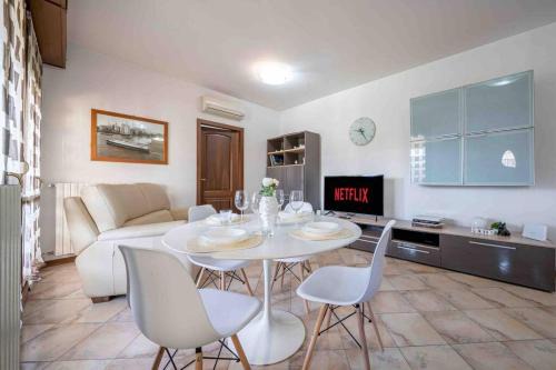 San Faustino-Madonnina-Quattroville Apartment | [10min dalla Ghirlandina] Love and relax in Modena