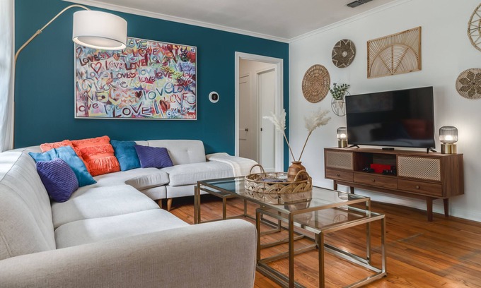 Allandale House | 10min to SXSW/UTStadium/Downtown - 20min to F1/COTA- Flexible Terms-PetsOK