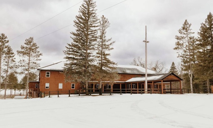 Luzerne Cabin | 11 Bedroom Lodge, Private Bathrooms, Sleeps 28, Huron National Forest