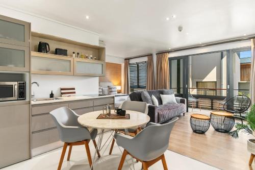 Knysna Central Apartment | 110 The Gallery luxury apartment